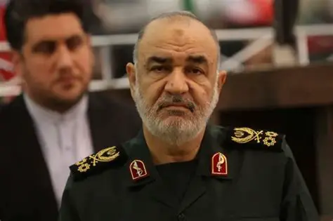 حسین علایی: زندگی‌نامه، فعالیت‌ها و دیدگاه‌ها