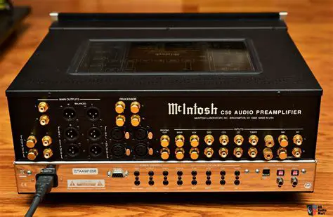 Key Features of the McIntosh C50 Preamplifier