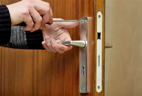 Menghitung Peluang Kunci yang Terambil Dapat Digunakan untuk Membuka Pintu