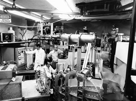 Oppenheimer: L'Architecte de l'Apocalypse et Son Héritage Complexe dans l'Ère Nucléaire