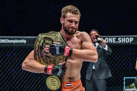 Reinier de Ridder: De Onverslaanbare 'Dutch Knight' die ONE Championship Veroverde