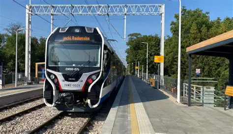 WKD: Serce Podmiejskich Połączeń Warszawy i Okolic – Kompletny Przewodnik